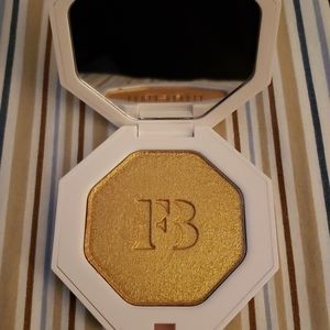 FENTY BEAUTY KILLAWATT FREESTYLE HIGHLIGHTER